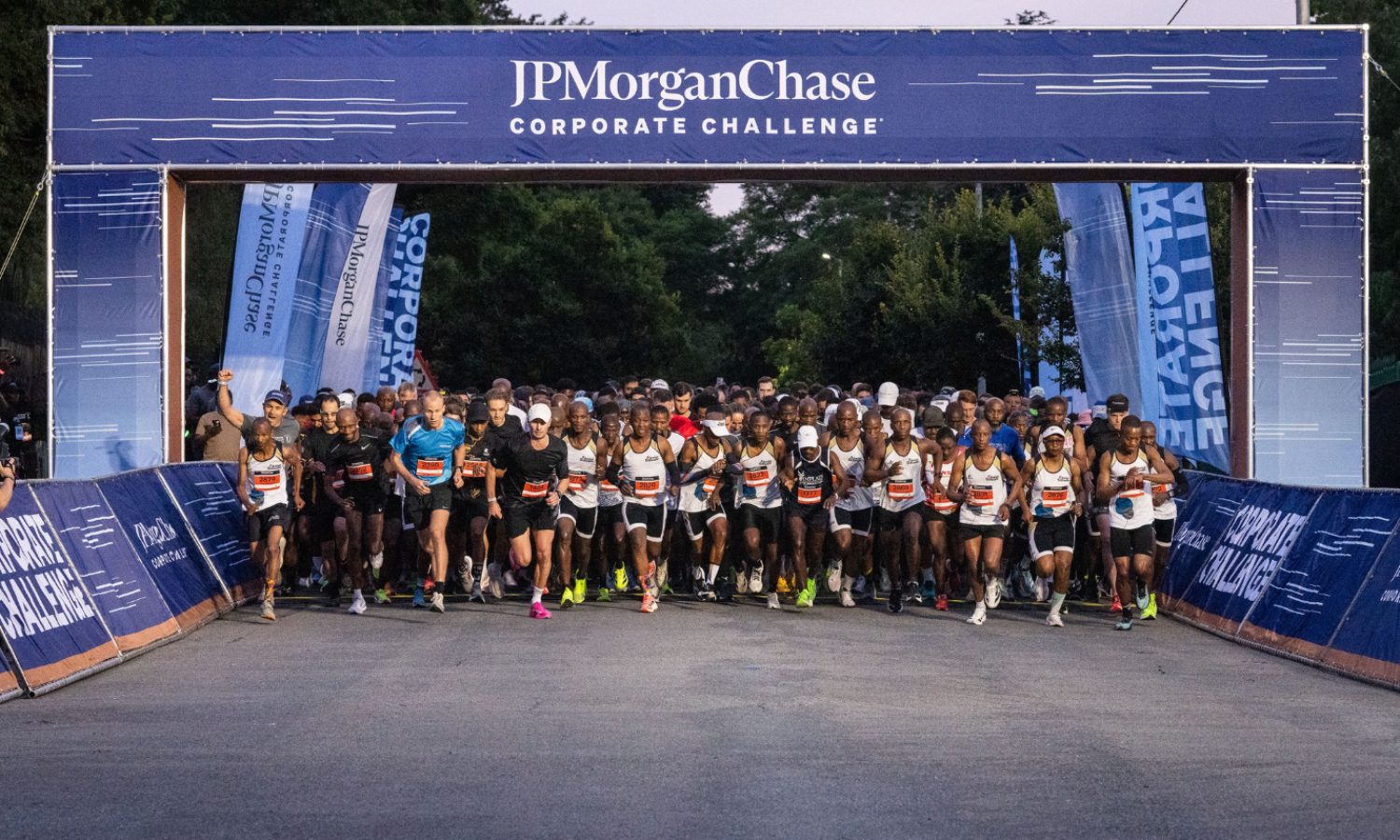 2026 JPMorganChase Corporate Challenge Joburg: crowd of participants at the start
