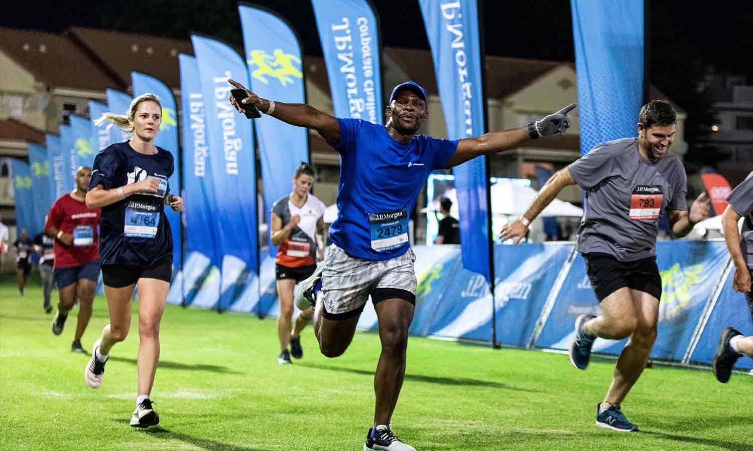 J.P. Morgan Corporate Challenge Johannesburg: runners approaching the finish